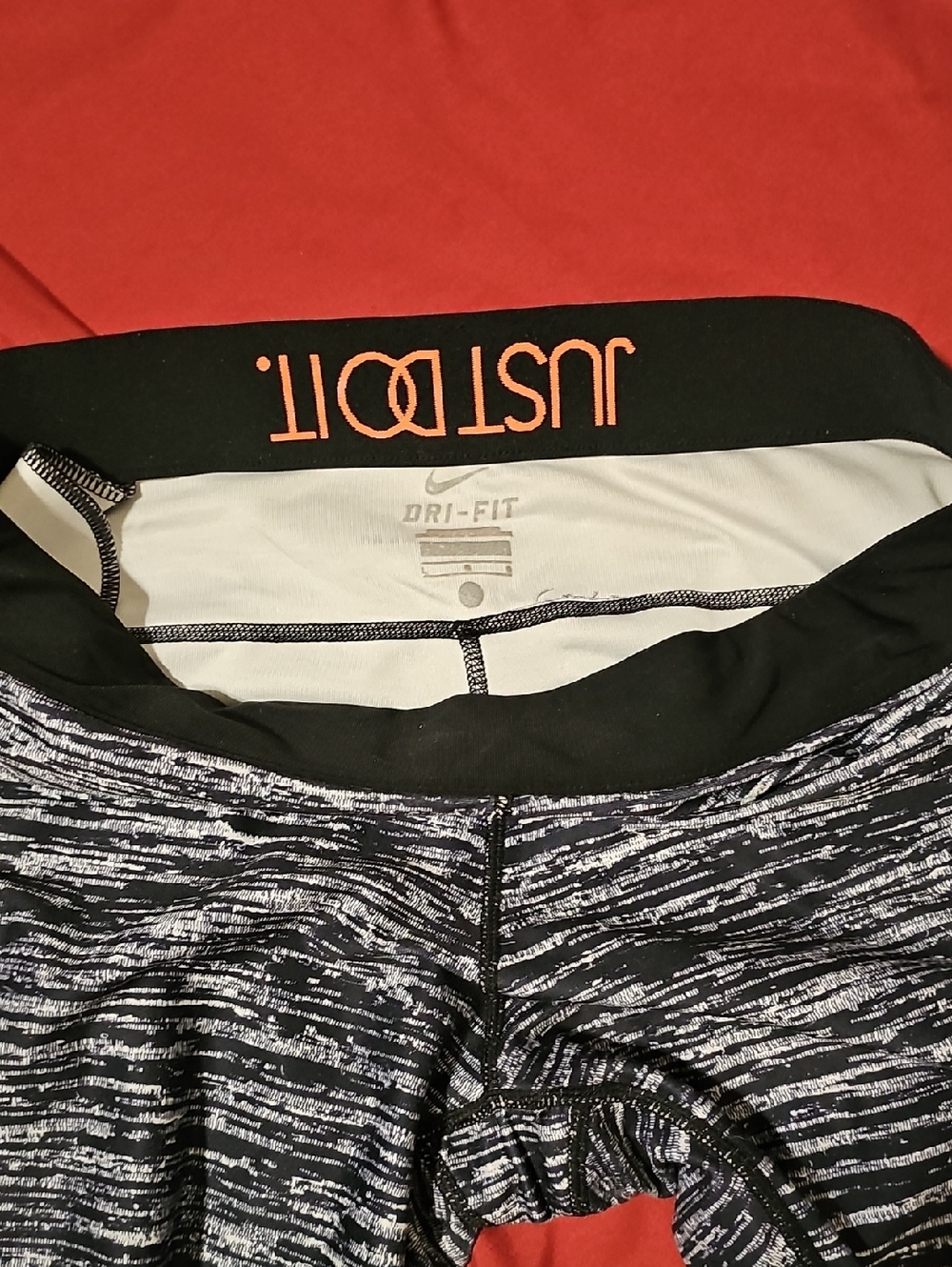 Nike Black & Gray Women's Active Tee and Legging Set - Picture 4 of 4